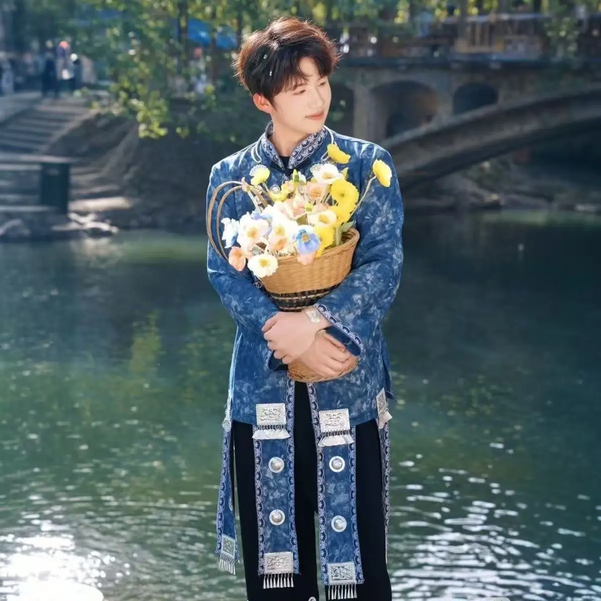 Classic Miao Ethnic Costume Men's Traidtional Chinese Tie Dyeing Top Shirt Pants Set Halloween Event Travel Photos Outfits Niche