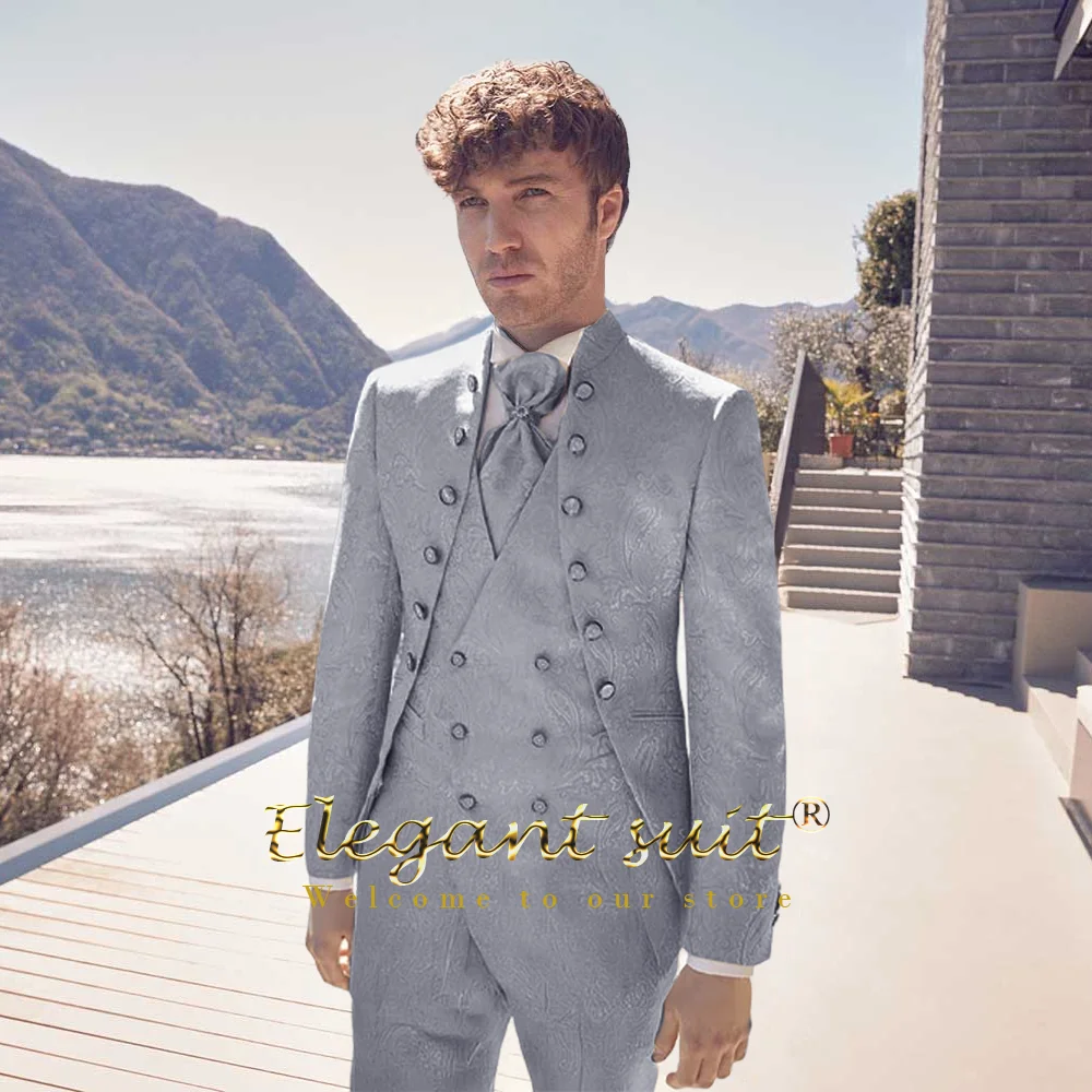 

Мужской жилет из жаккардовой ткани