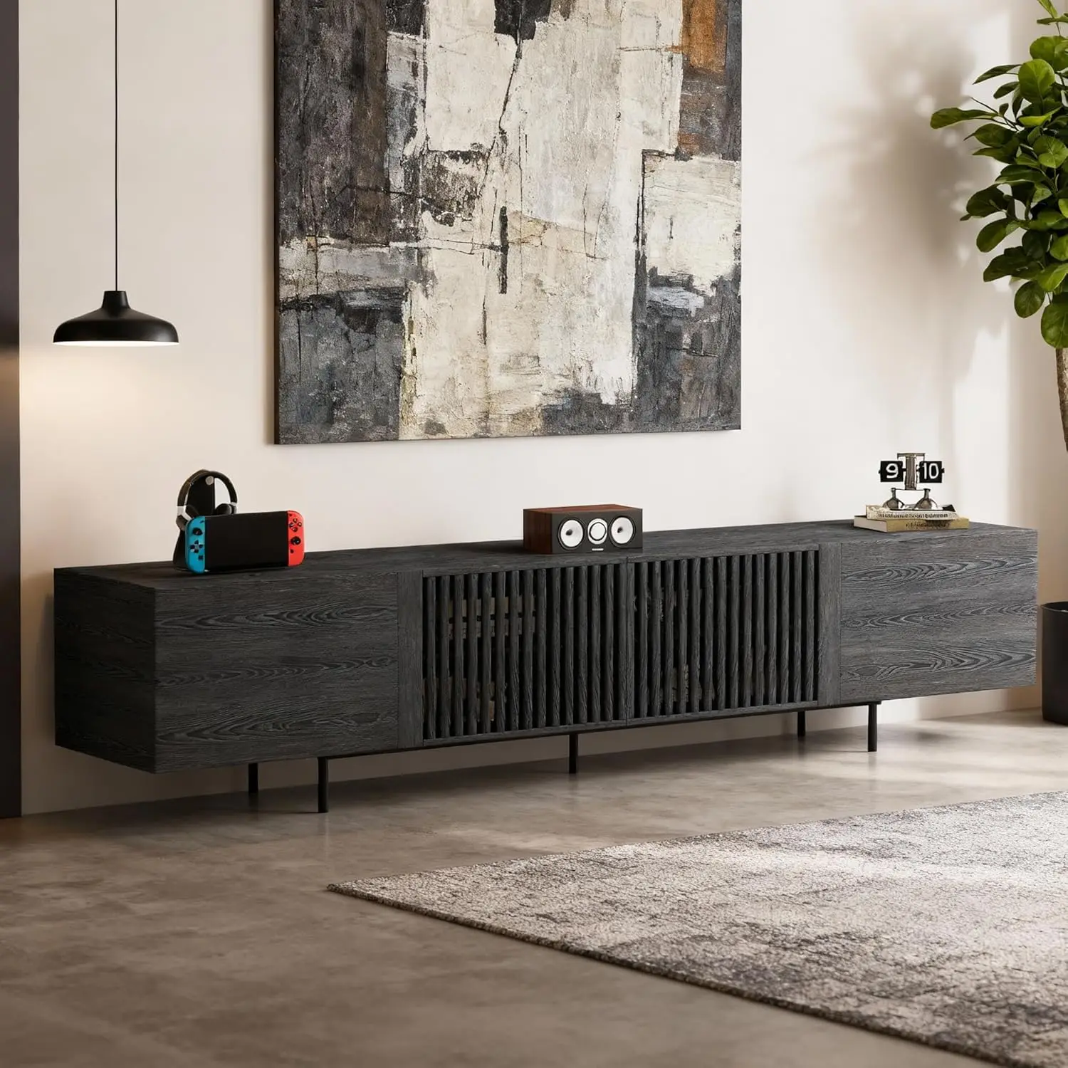 

Тумба под телевизор в стиле Mid-Century Modern, черная, для телевизоров 80 дюймов и больших, 94,48 дюйма, медиаконсоль с дверцами из массива дерева с реечными панелями, на заказ