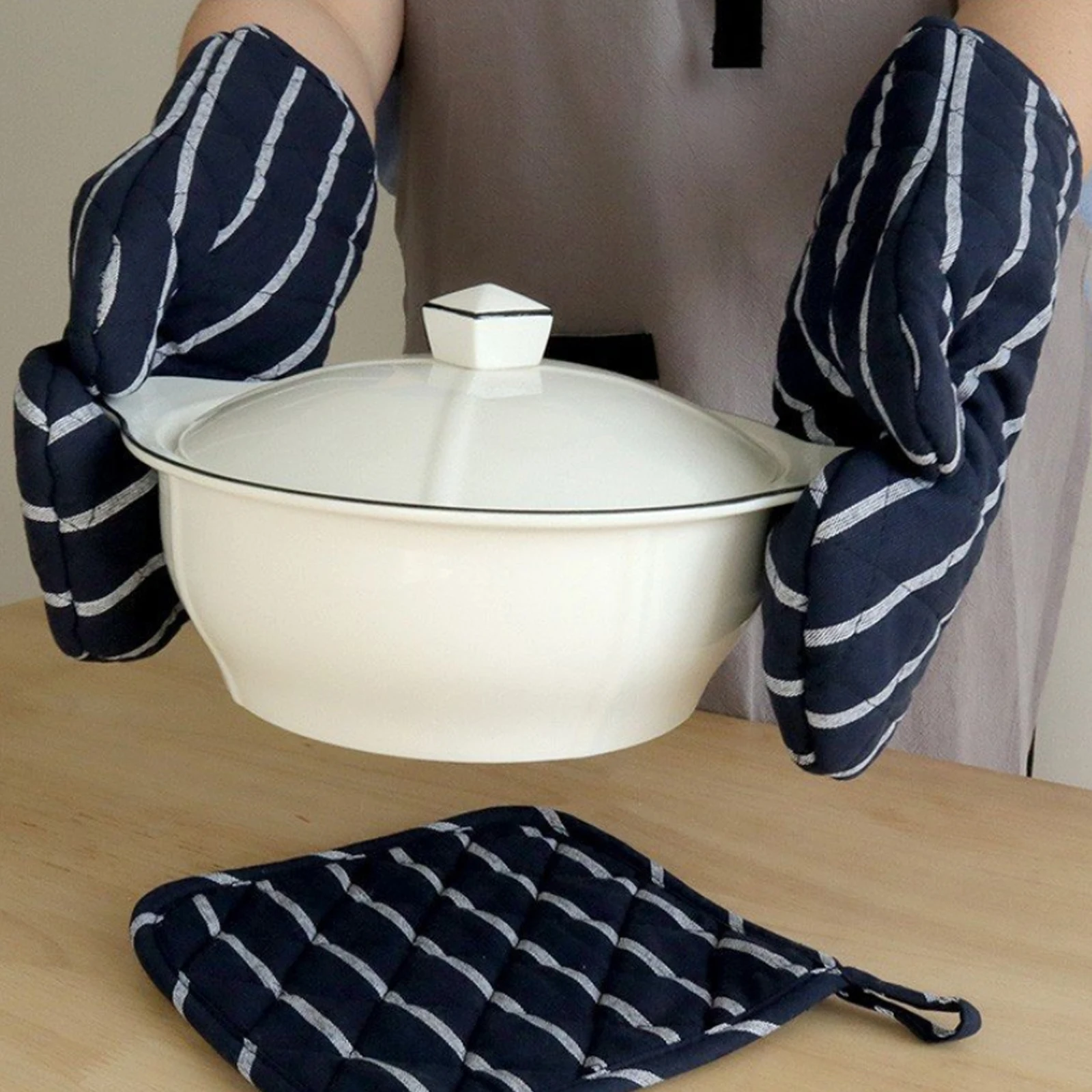 

4 Pcs Anti Scald Thermal Insulation Gloves Set Thick Cotton Oven Mitts BBQ Baking Kitchen Supplies Heat Resistant Sleeves Cover
