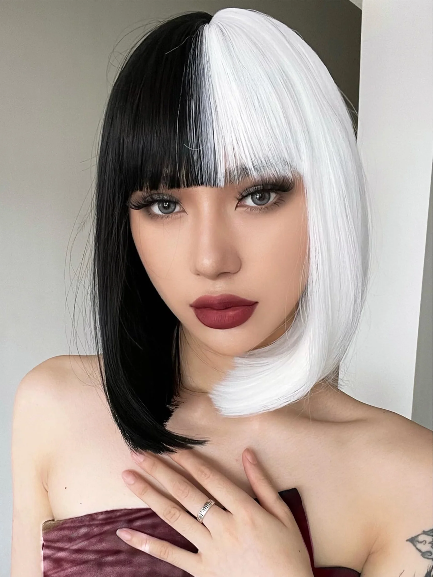 

Black & White Contrast Bangs Bob Synthetic Wig, Punk Style Personalized Design, Street Snap & Cosplay Trendy Styling