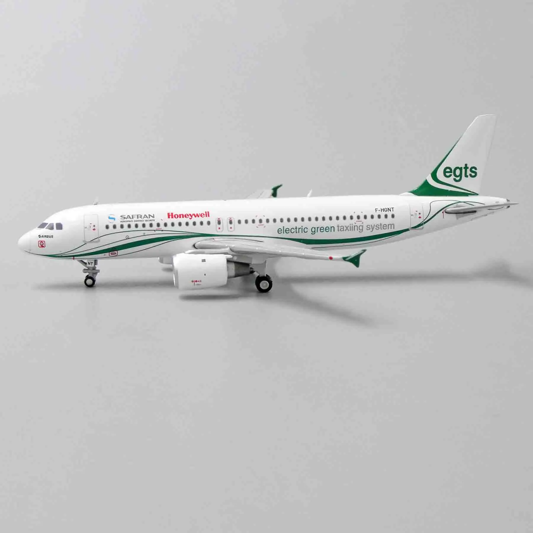 

Diecast scale 1:400 JC Wings XX4220 Safran A320 F-HGNT Exquisite Alloy Aircraft Model Collection Toy Gifts
