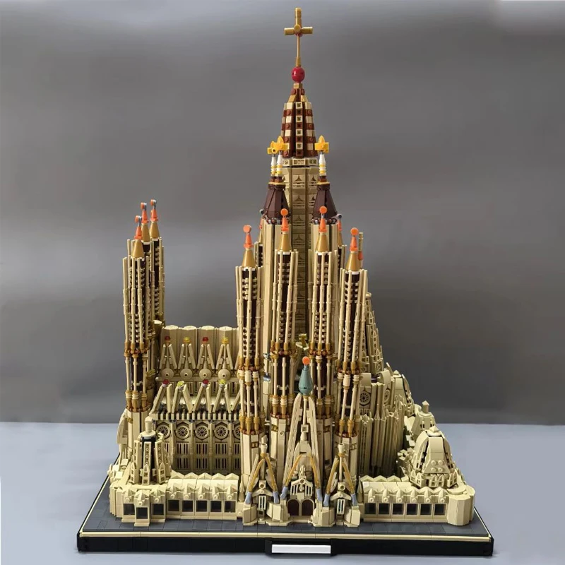 10045PCS Barcelona Sagrada Familia Model MOC-65795 Medieval Catholic Church Architectural Building Blocks Assembly Toys Kid Gift