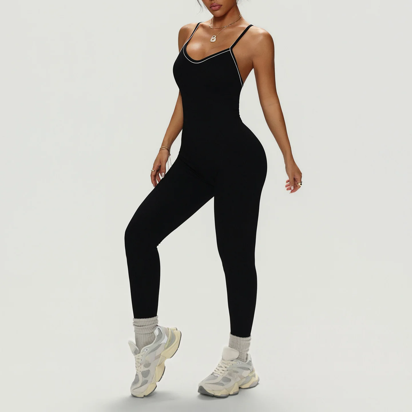 جمبسوت رياضي جديد أسود مثير للنساء بدون ظهر جمبسوت نسائي ملابس خروج عصرية برقبة دائرية ملابس رياضية أنيقة للسيدات