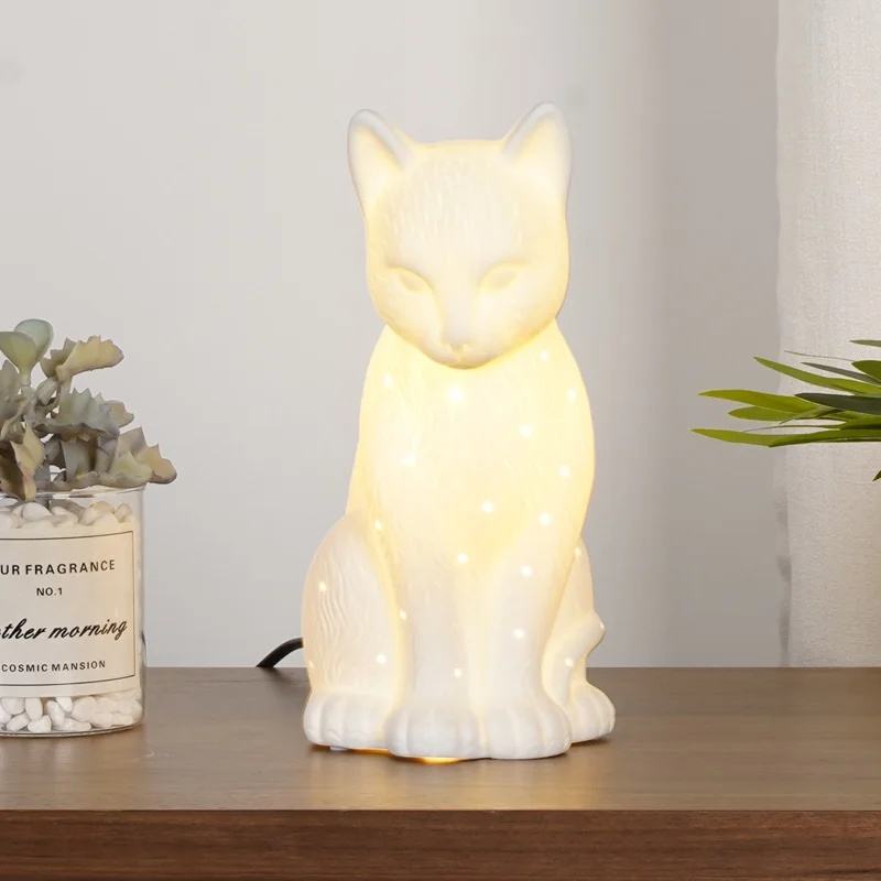 

Modern Minimalist Creative Translucent Ceramic Desk Lamp Hotel Restaurant Cat Decoration Atmosphere Lamp Bedroom Night Light