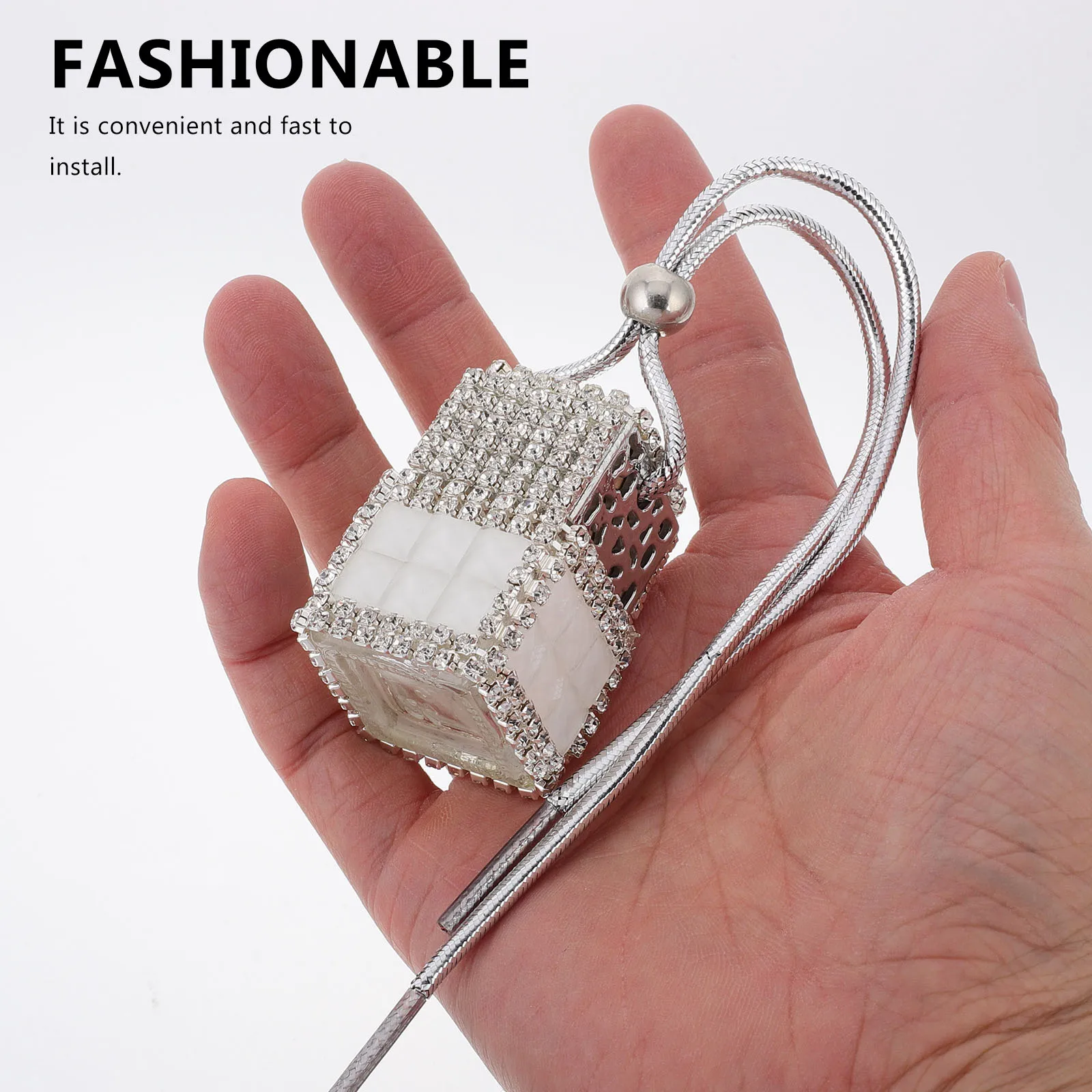 

Studded Luxury Car Perfume Empty Bottle Glass Essential Oil Diffuser Longlasting Fragrance Air Fresher Hanging nament