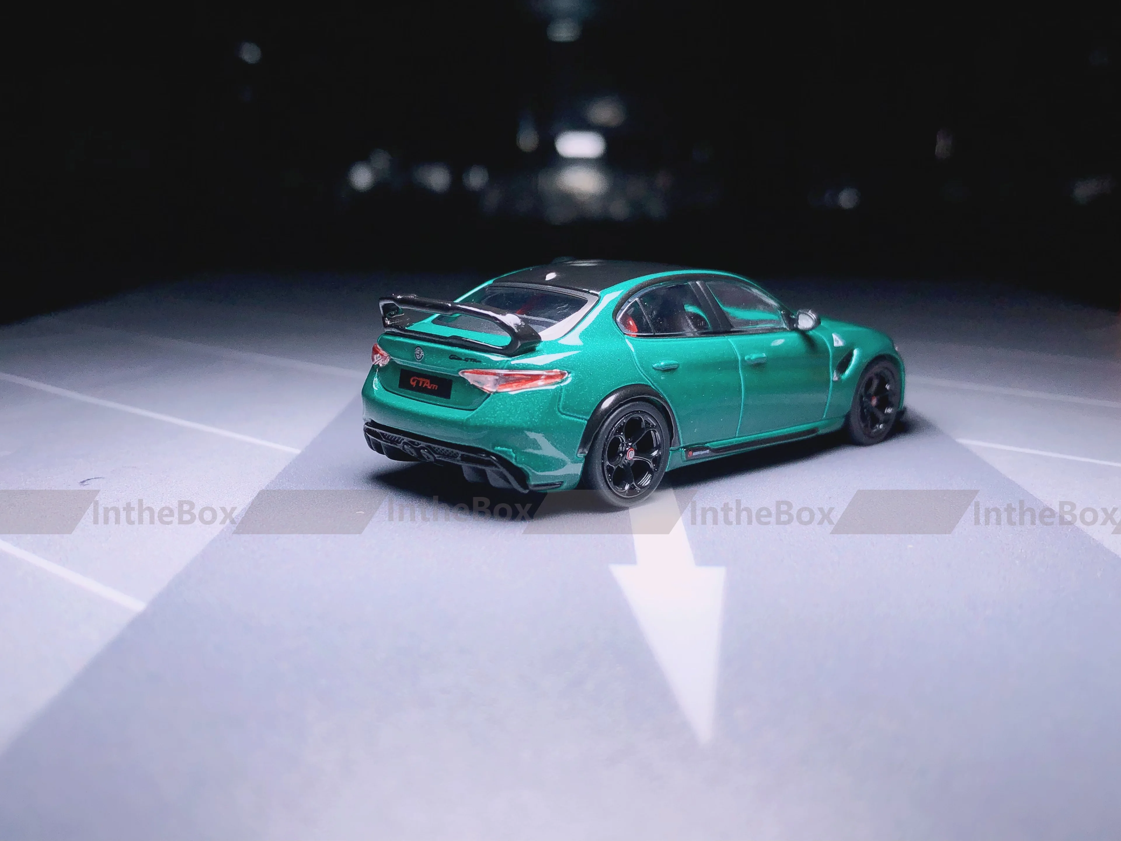 Tarmac Works 1:64 Giulia GTAm Green Diecast Model car Collection Limited Edition Hobby Toys