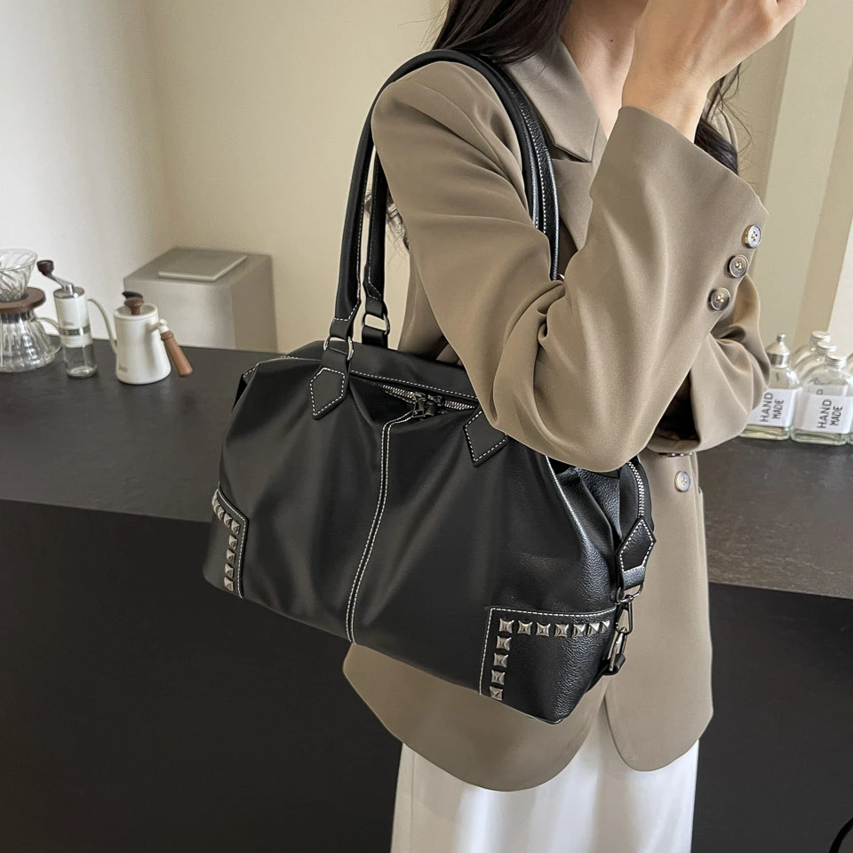 Large PU Leather Handbags Women England Style Rivets Retro Shoulder Bags Classic Solid Black Casual Totes Female Packages 2024