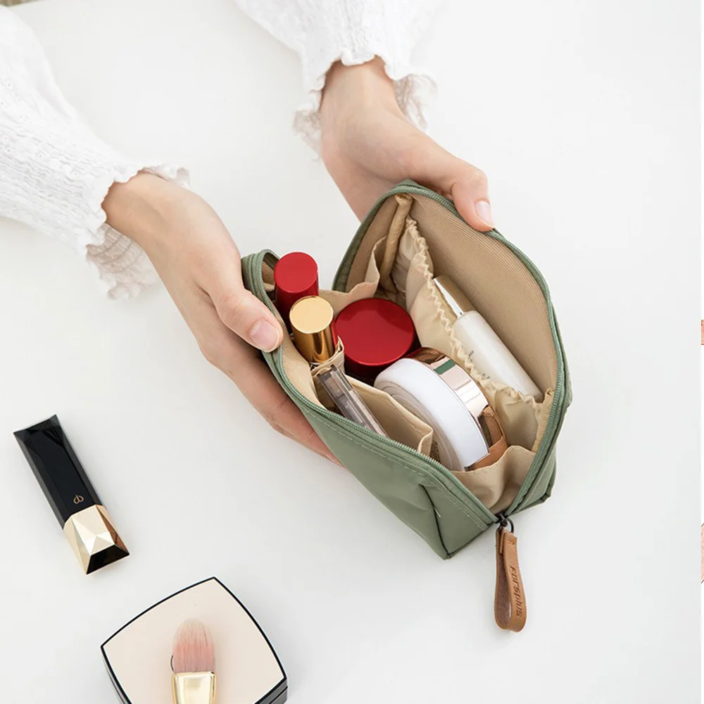 Makeup Bag with 26 Letters, Floral Letter Pattern, Women's Portable Mini Travel Pocket, Red Envelope, Cosmetics Storage Bag