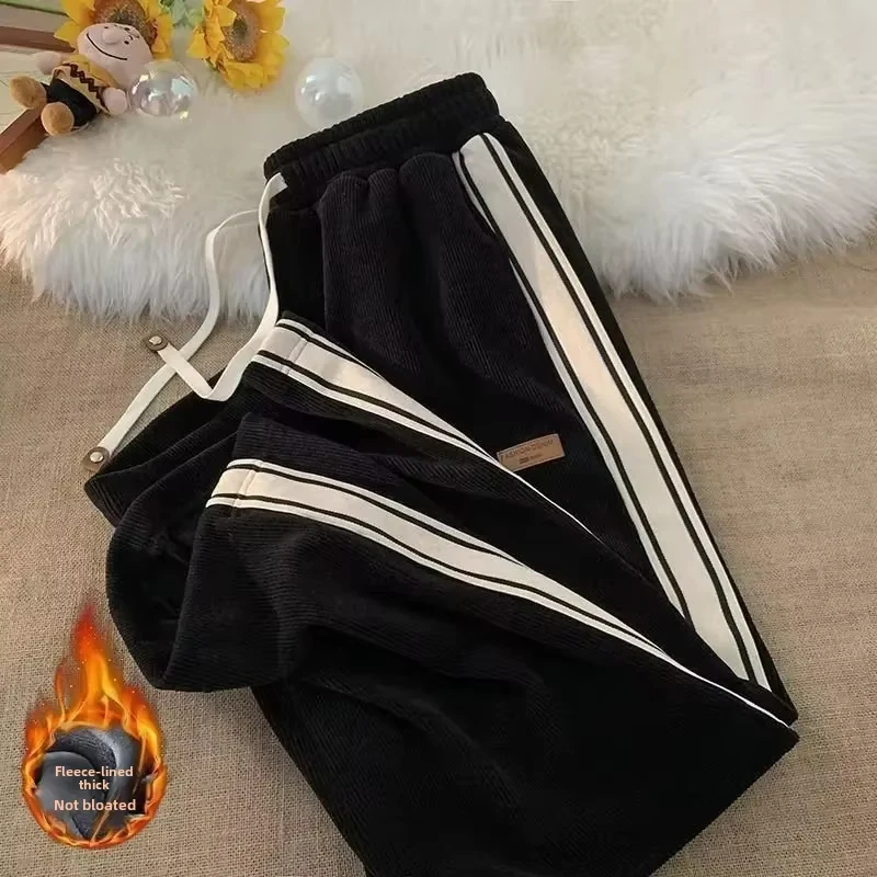 Pantaloni da uomo alla moda in velluto a coste Pantaloni sportivi foderati in pile vintage americano stile casual vestibilità ampia Stagione autunnale