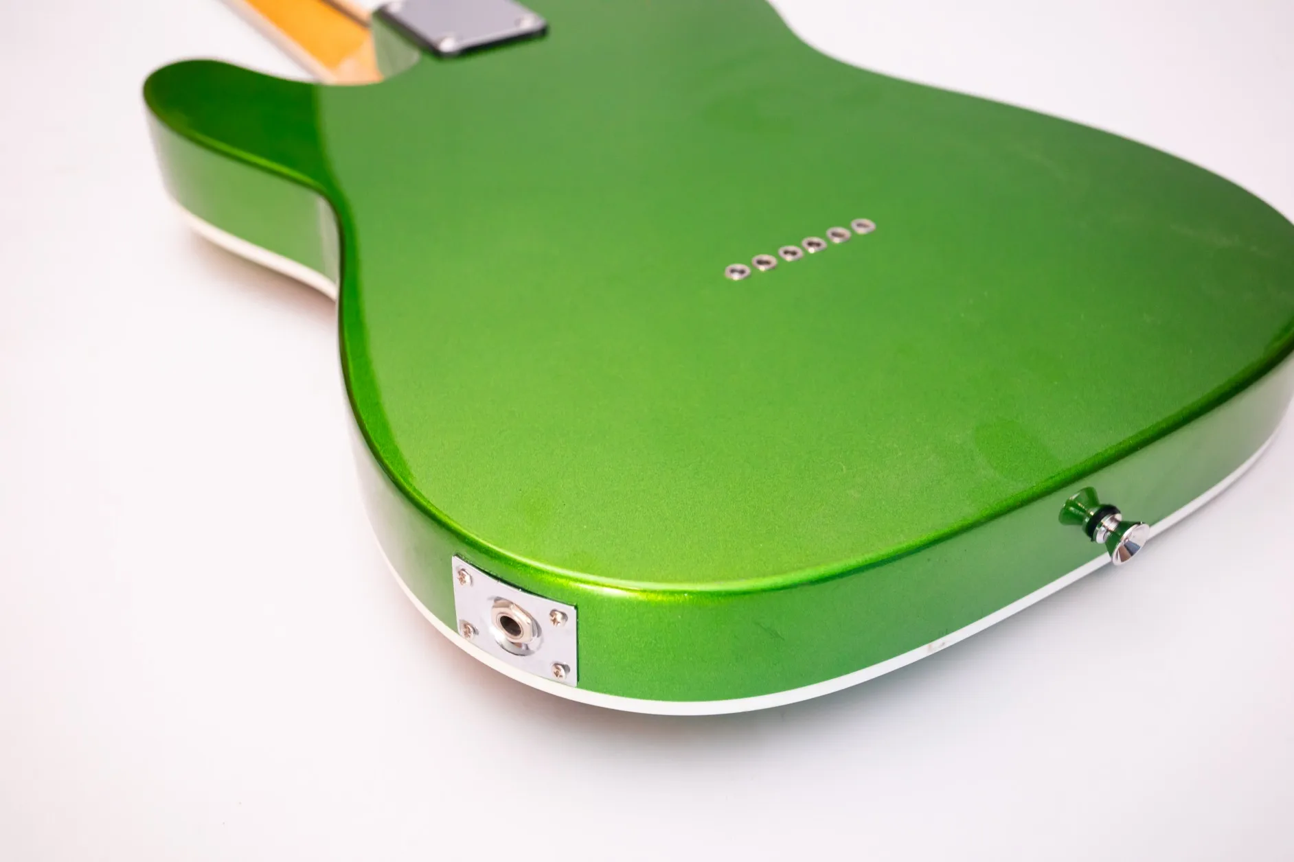 High quality air-core Augustus F hole 6 string electric guitar, green, in stock, with black high-end hard suitcase