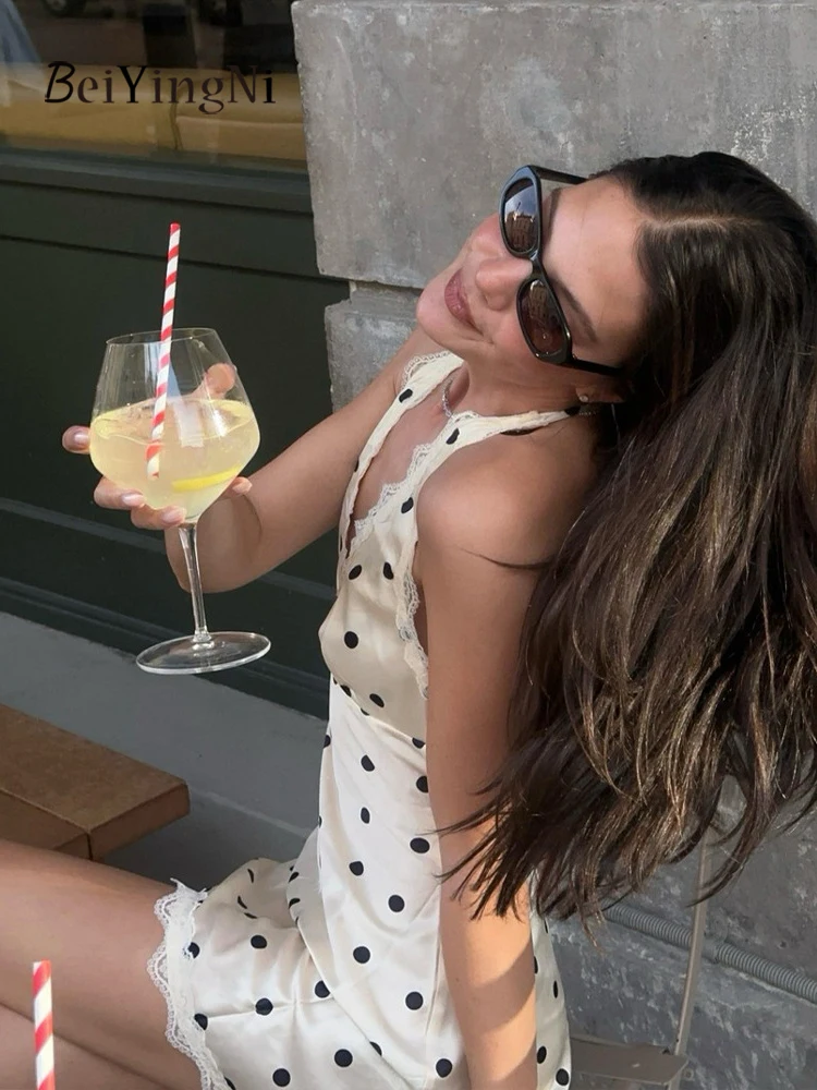 Beiyingni 여성 v 넥 드레스 도트 인쇄 레이스 스플 라이스 새틴 슬림 허리 짧은 a 라인 드레스 숙녀 섹시한 백 레스 Y2k Vestidos