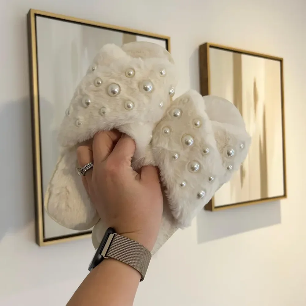 

White Fluffy Pearl Slippers Wedding Bridesmaid Bridal Shower Bride Gift Maid of Honour Bachelorette Hen Party Supplies Proposal