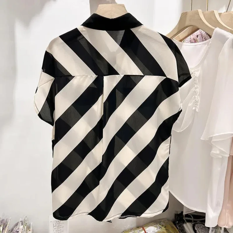 Temperament Striped Printing Shirt Tops Polo Neck Short Sleeve Loose Contrast Blouse Vintage Fashion Women Clothing Summer New