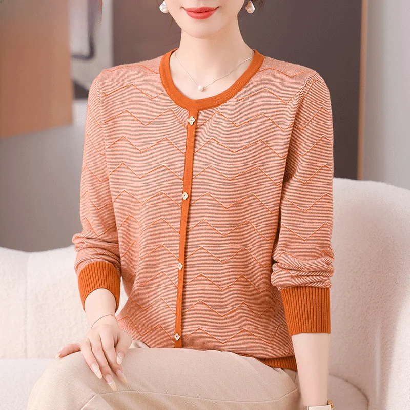 

Ele Knitted Base Layer irt for Mom Autumn Faion 40-50 Years Old Women's Clothing Spring Autumn Seasonal Sweater New 2024