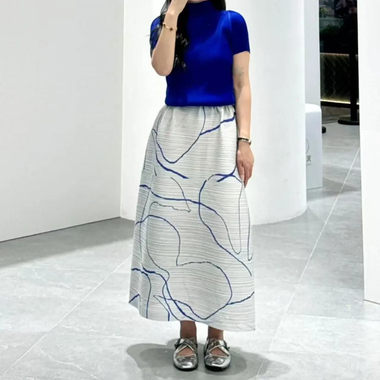 2025 outono nova mini saia feminina de renda de cetim linha a, ajuste fino, saia de fenda irregular