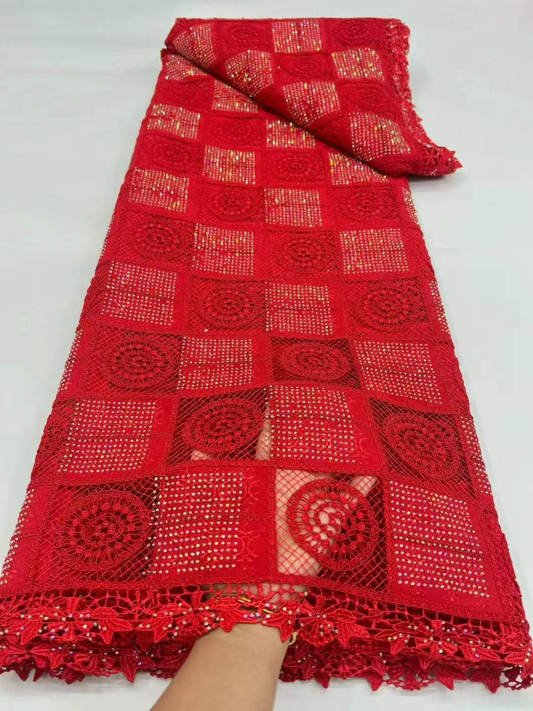 

Африканское гипюровое кружево 2026: высококачественная водорастворимая ткань (5 ярдов) для женских свадебных и праздничных платьев