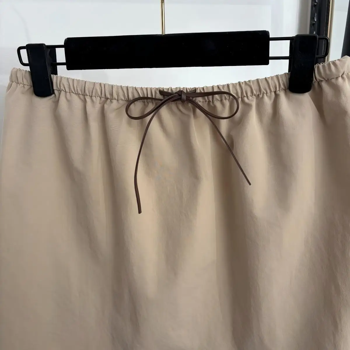 2026 high-quality women's khaki elastic waistband drawstring A-line short skirt--hb728