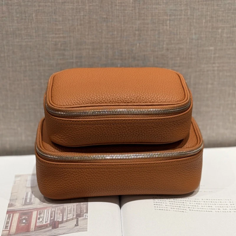 

Top Cowhide Women's Makeup Bag 2025 New Design Portable Travel Toilet Bag Simple High Quality Storage Makeup Bag