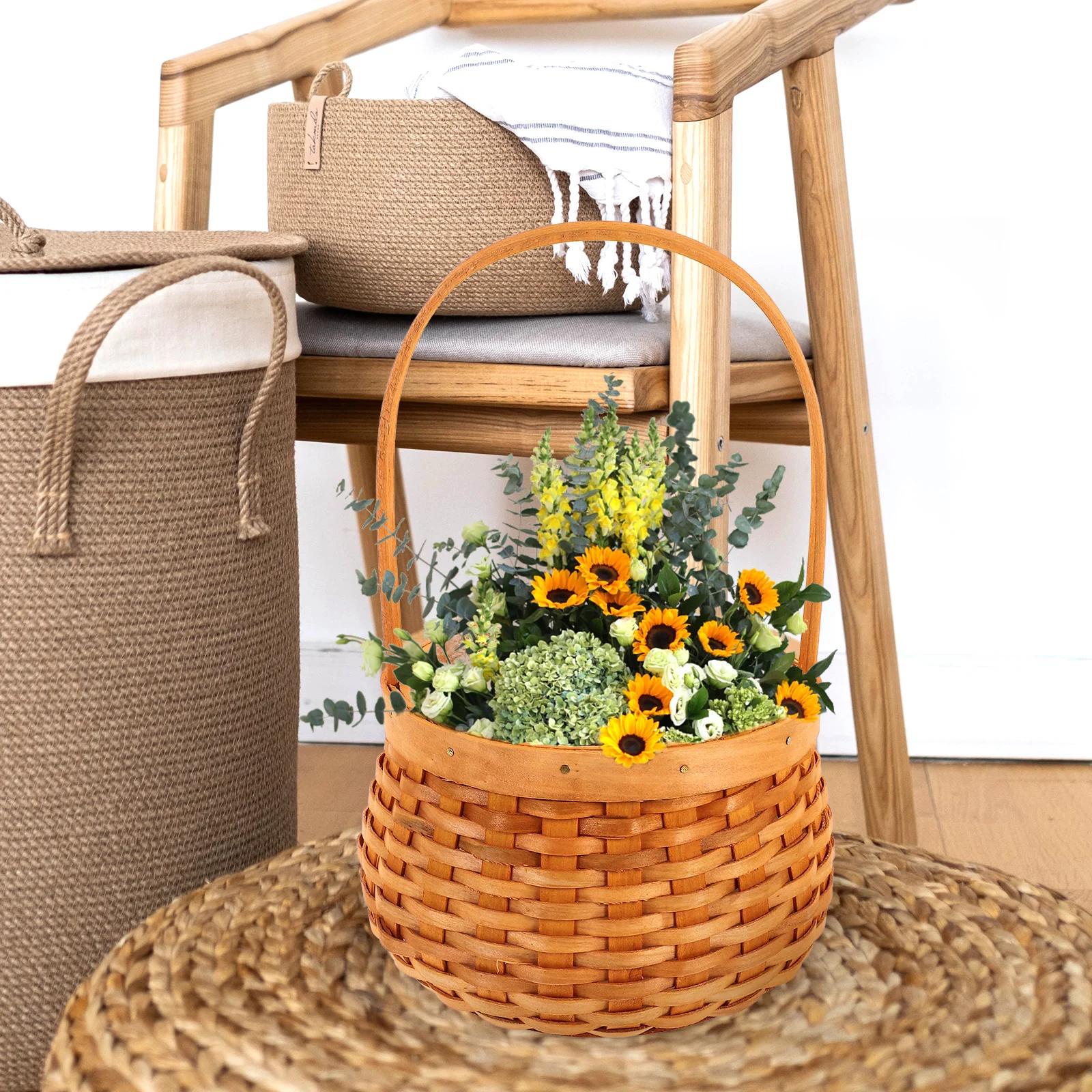 

Rustic Woven Carrying Basket Props Mini Storage Gift Candy Hamper Handles Decorative Portable Organizing Shelves Baskets