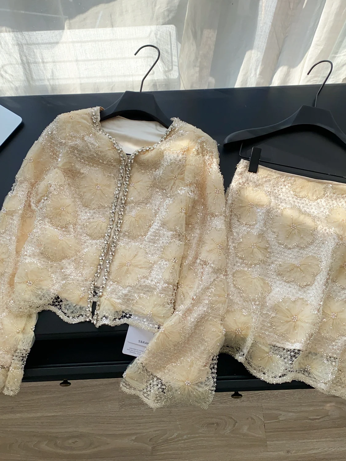 

Женский модный осенний наряд с тяжелой вышивкой и бриллиантами V-образным вырезом, джемпер с пайетками и высокой талией