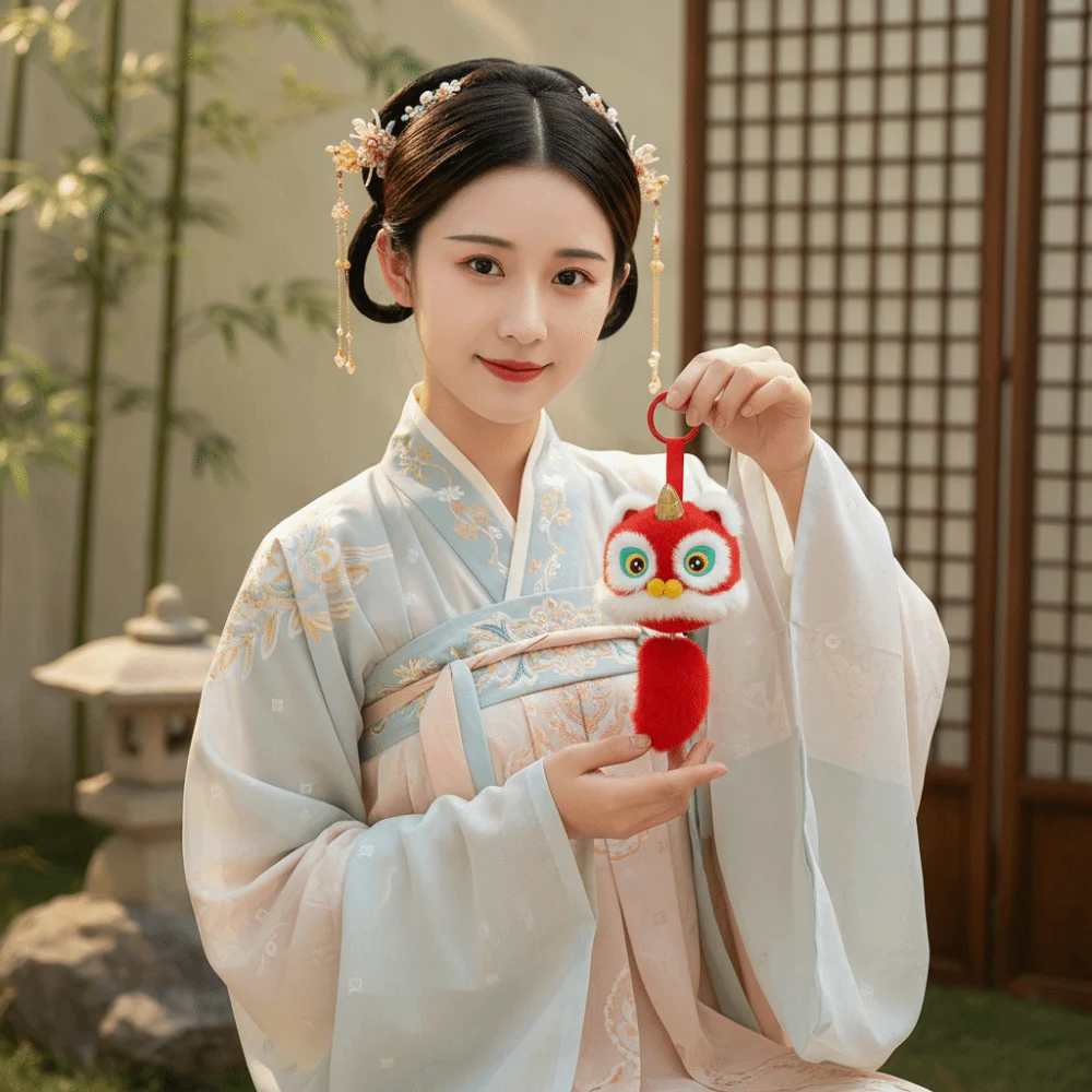 LLavero de danza del león de dibujos animados, año del caballo, colgante de danza del león despertado, muñeco de juguete de peluche, regalo de Año Nuevo Chino de estilo chino