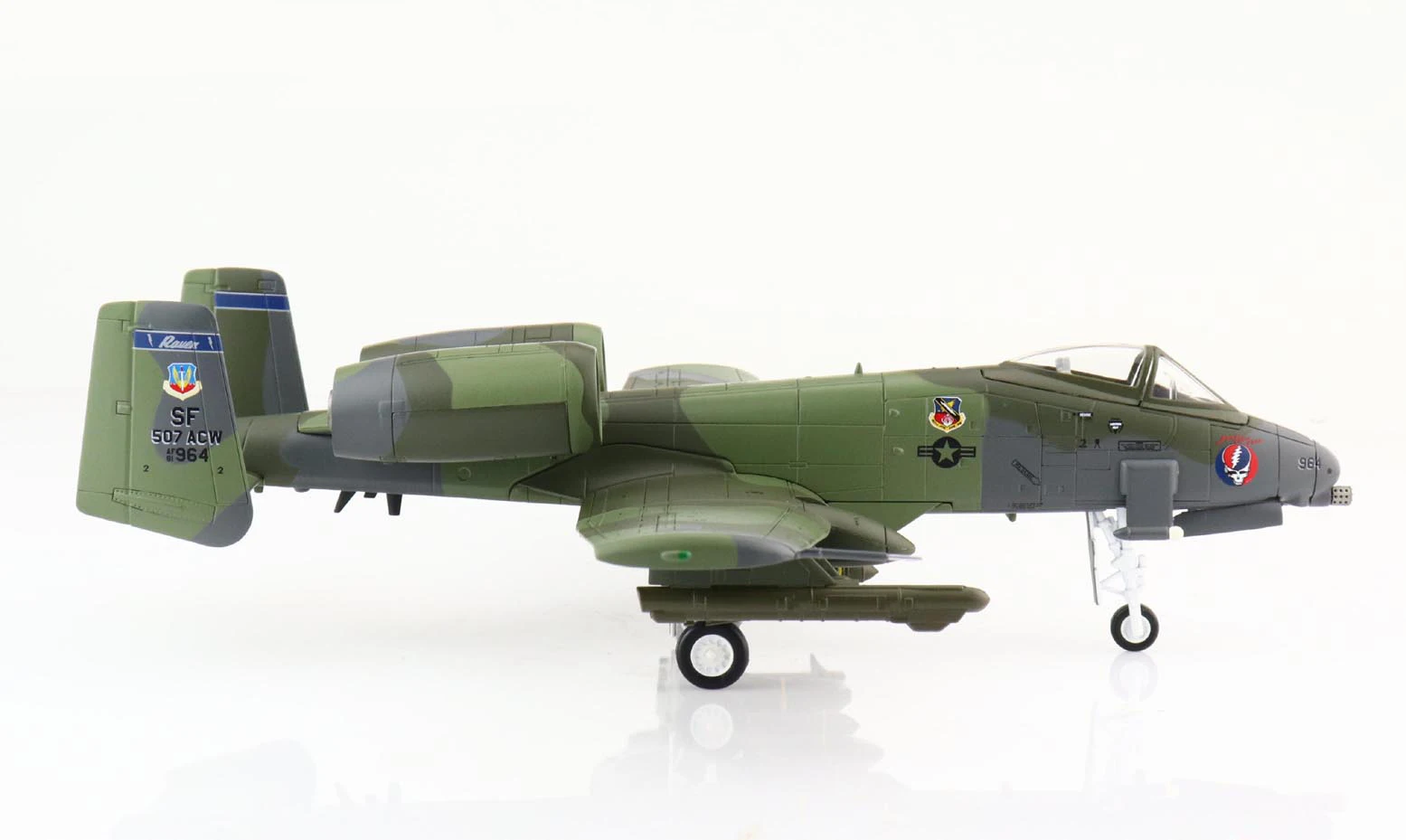 Fine HA1335 1/72 1991 US A-10A fighter model  Desert Storm Operation  Alloy Collection Model