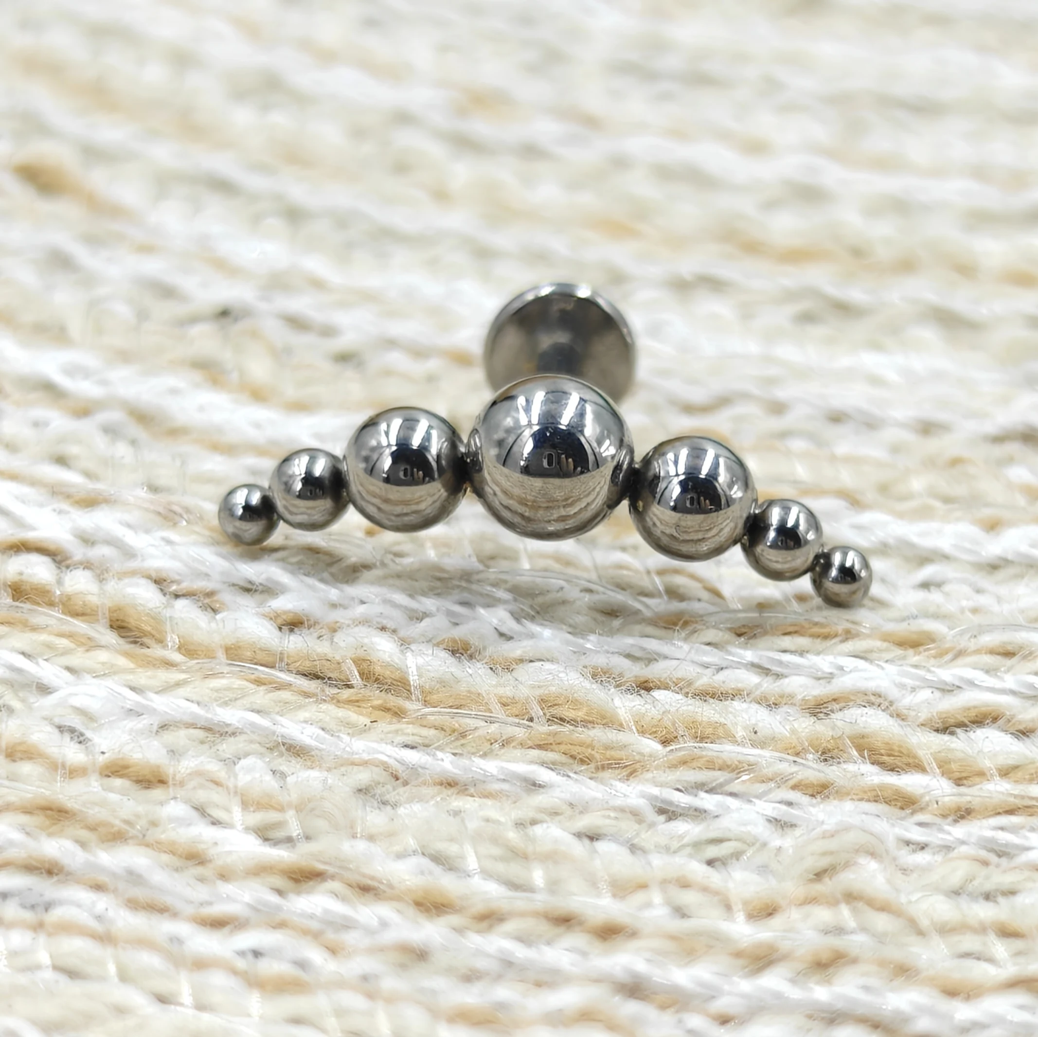 16G Implant Grade  ASTM F136 T - đánh giá và giá Cluster Stud Ear