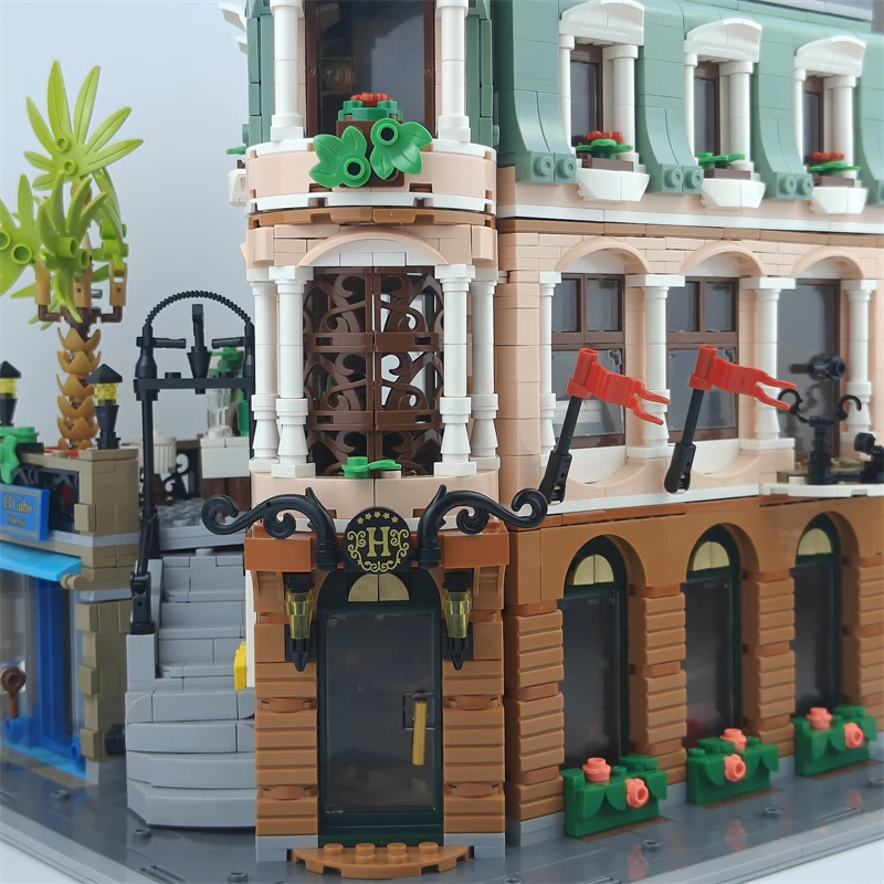 En STOCK 3066 Uds Boutique Hotel Modular Compatible 10297 bloques de construcción para niños vacaciones adornos familiares cumpleaños regalo de Navidad