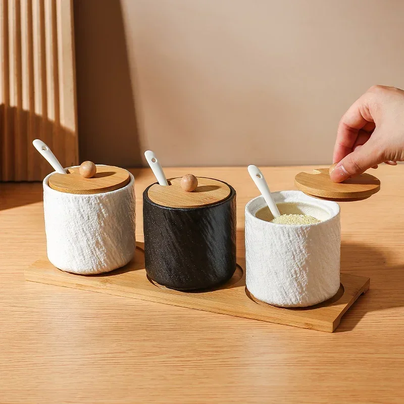 Household ceramic seasoning bottle jar seasoning box Chili salt sugar jar monosodium glutamate seasoning box kitchen supplies