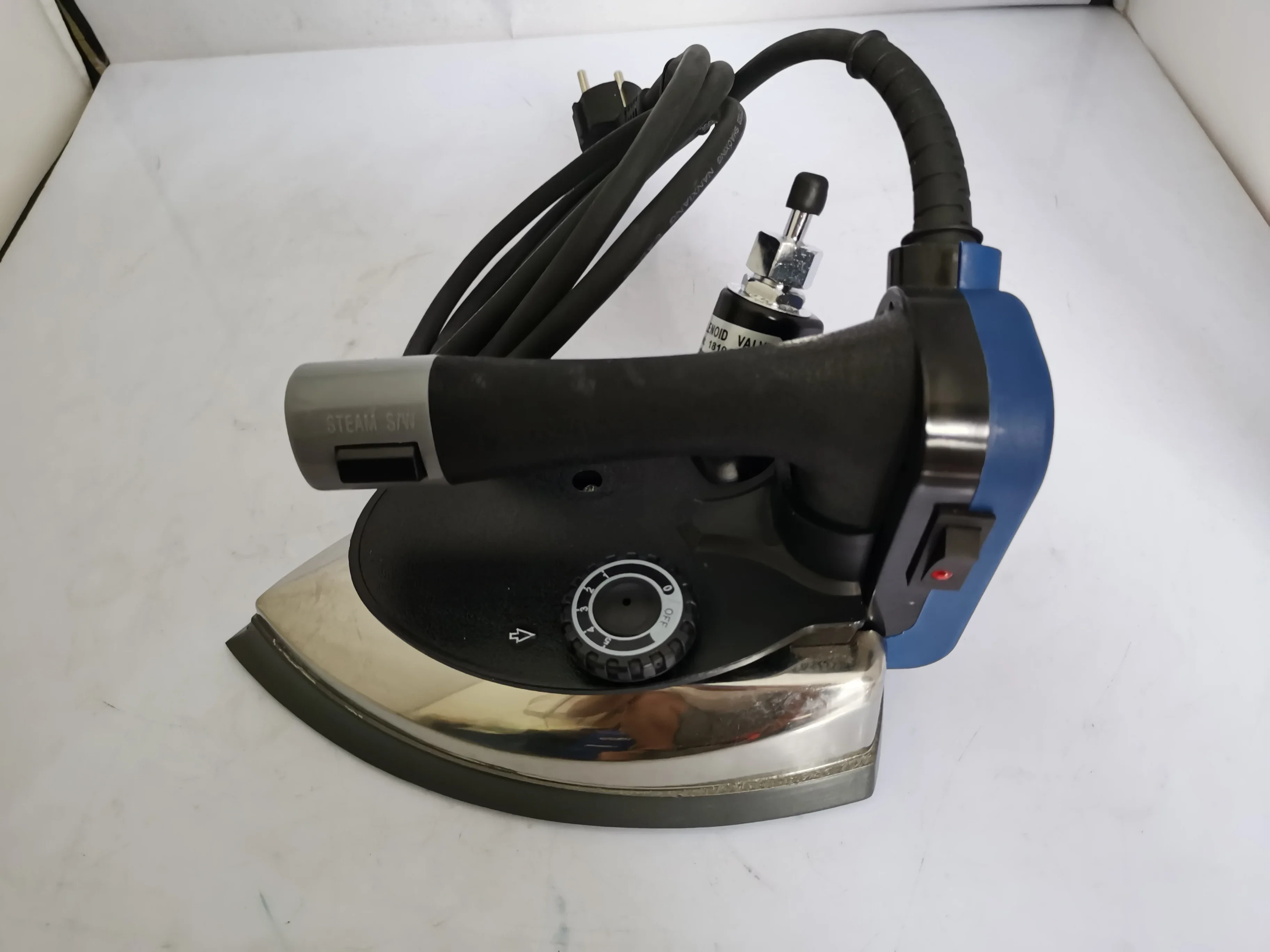 

High-power industrial iron, professional bottle-type steam iron, household clothing dry cleaning curtain shop