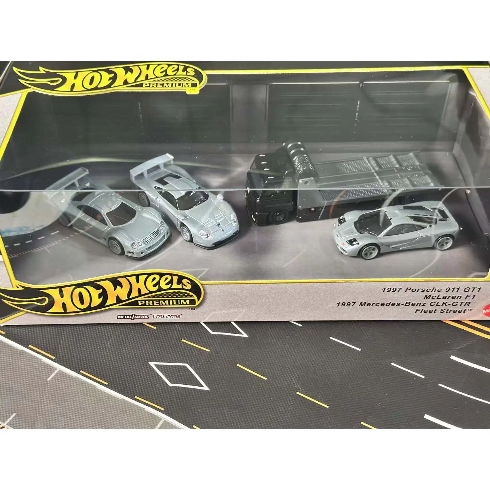 Hot Wheels Premium 1:64 Diecat Porsche Bmw Datsun Advan Garage 4PCS Car Transport Model Alloy Gift Box Collectible Vehicle Toys