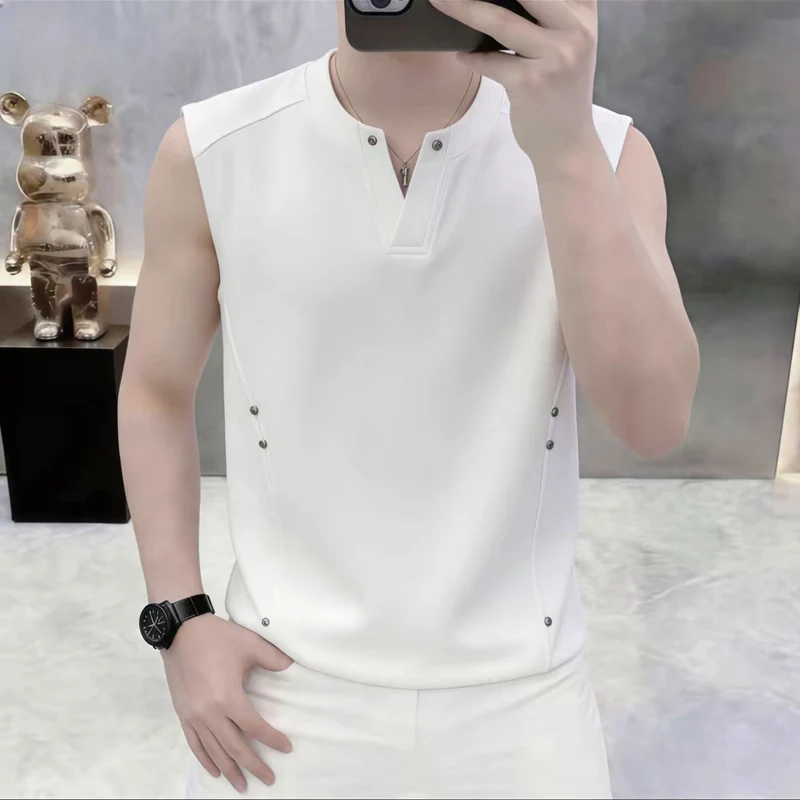 2026 model summer men's luxury lightweight sleeveless tank top with ice silk cooling effect, fitted and adorned with studs, clas