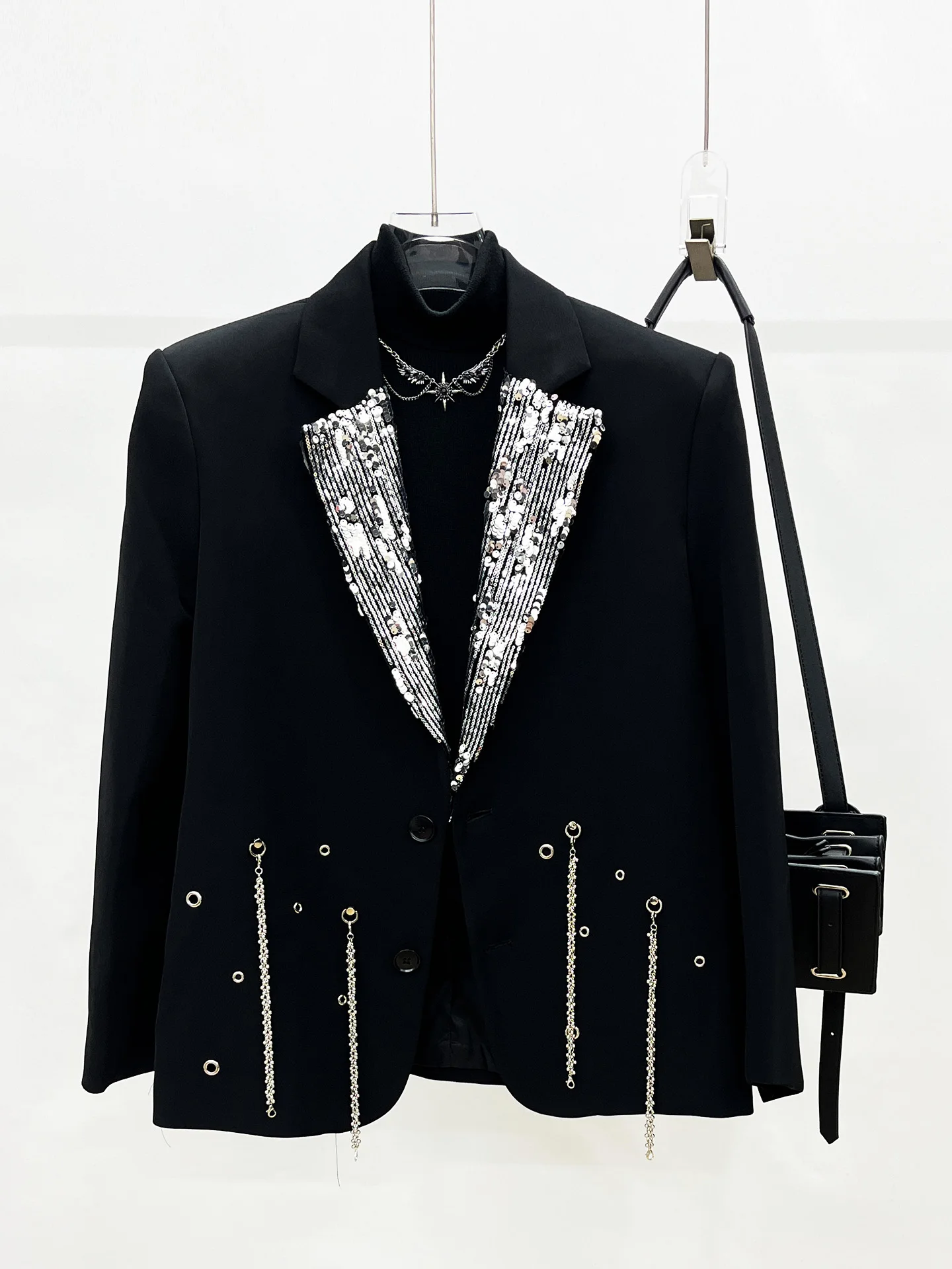 

Fall Season Men's Loose Fit Long Sve Metal Chain Suit Jaet Casual Sle Youth Trend Button Decor Ironed Treaent