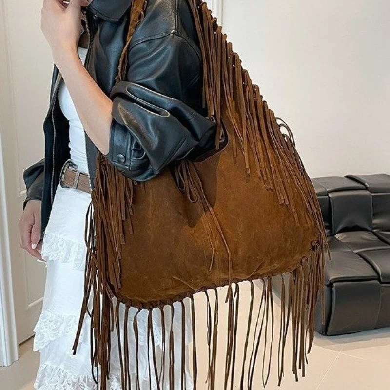 

Elegant Paris Style Tote Bag For Ladies With Luxury Leather Construction And Timeless Design