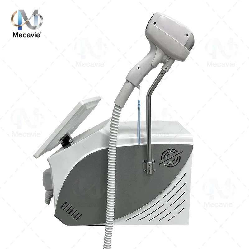 808nm ديود آلة إزالة الشعر بالليزر 4 الطول الموجي الدائم غير مؤلم الفيزيائية تحت الإبط معدات إزالة الشعر 4000 واط