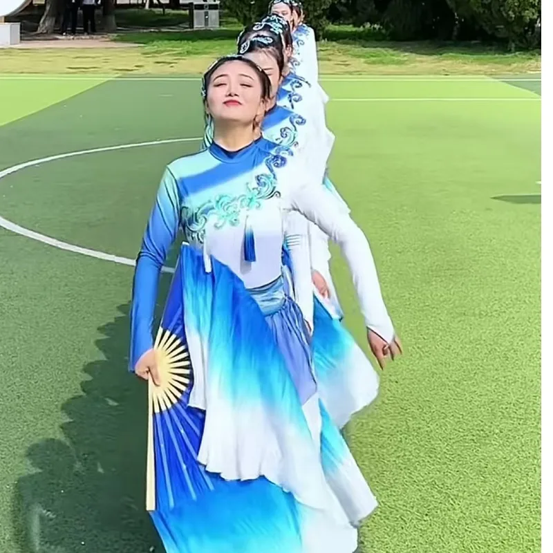 

Красная танцевальная большая распашная юбка с веером, современный танцевальный элегантный костюм для выступлений для женщин, платье для аккомпанемента песен