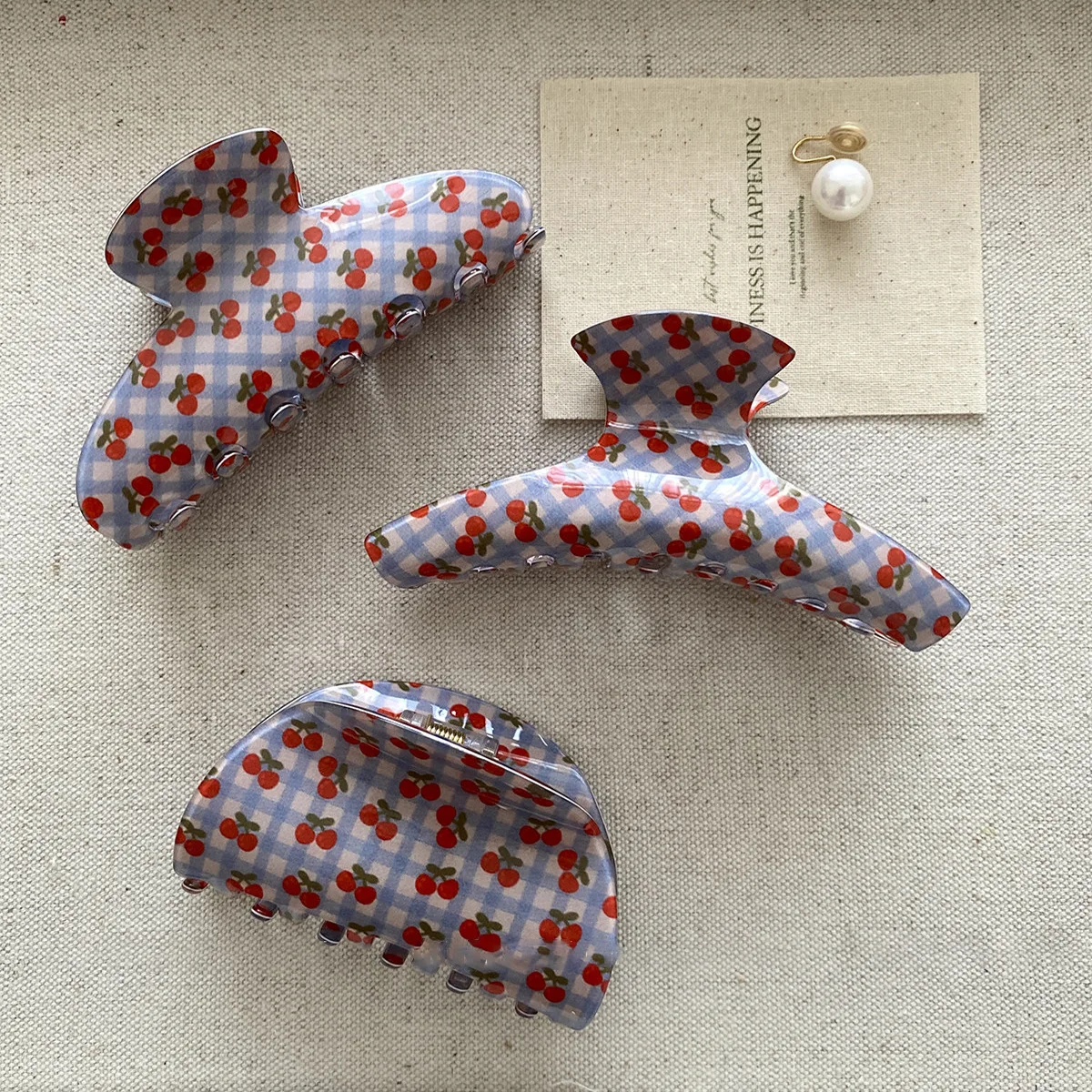 

Корейская акриловая заколка-краб в клетку «вишня» для женщин и девушек, милые аксессуары для волос, заколки для густых/тонких волос, для повседневного использования, для вечеринок