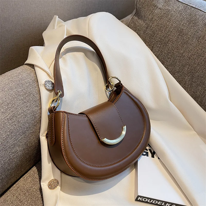 

New Fashion Korean Underarm Bag Simple Hand-held Single-shoulder Bag Retro Solid Leather Casual Handbags Bolsos Luxury Designer