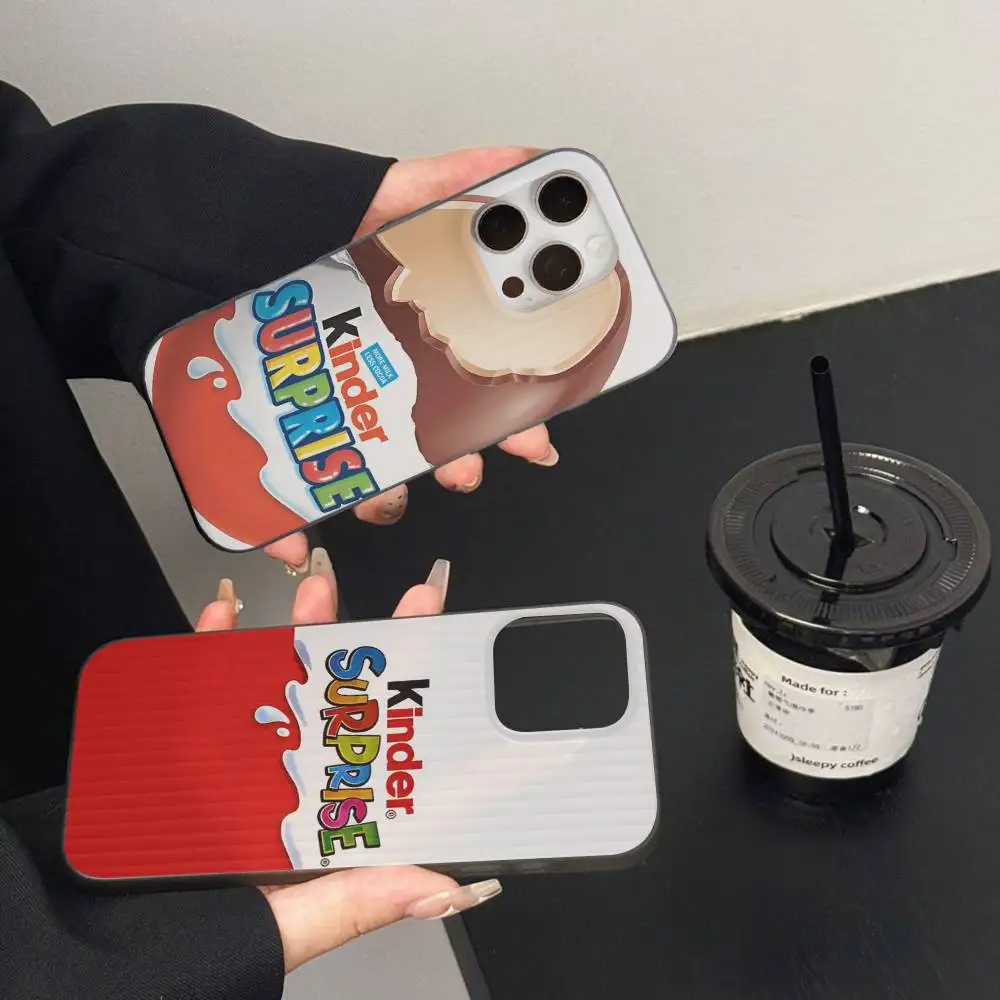 Funda para Teléfono Trolly Egg KINDER JOY Sorpresa para iPhone 17 16 15 Plus Pro Max 12 14 Plus 11 13 con Diseño de Ondas y Rayas Corrugadas