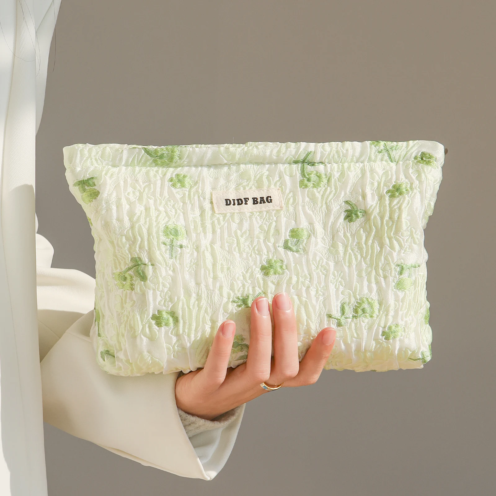 Borsa cosmetica da donna verde chiaro borsa da toilette da viaggio portatile borsa da viaggio per cosmetici di grande capacità pochette per pendolari