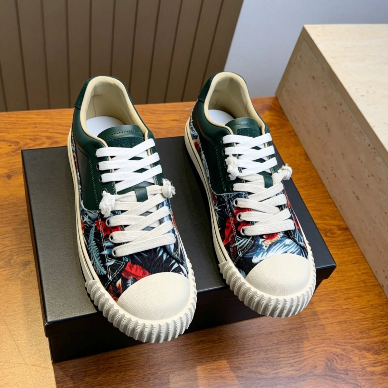 Luxury Brand Unisex Shoes Handmade Causul Sneakers Retro Canvas Patchwork Leather Distressed Serrated Platform Skate Footwear