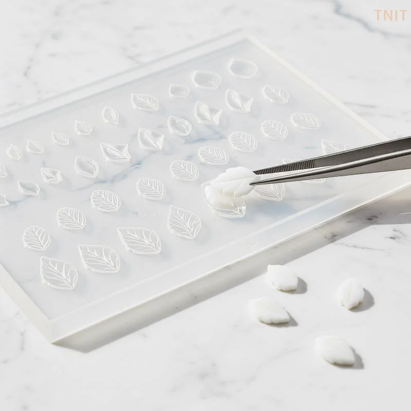 3D-Form Silikon-Nagelkunst-Dekorationen DIY Mini-Blatt-Design-Vorlagen Form für Nägel Schmuck Basteln Transparente Nagelform-Werkzeuge