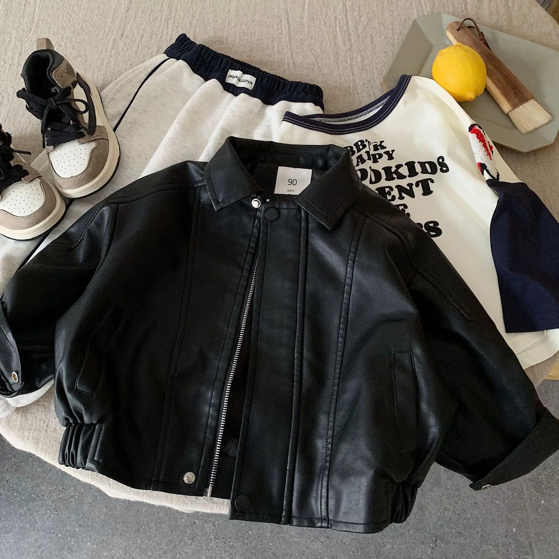 Spring Autumn New Girls Boys Leather Jacket Solid Color Lapel Handsome Motorcycle Zipper Coat For 2-8Y Kids Fashion Pu Outwear