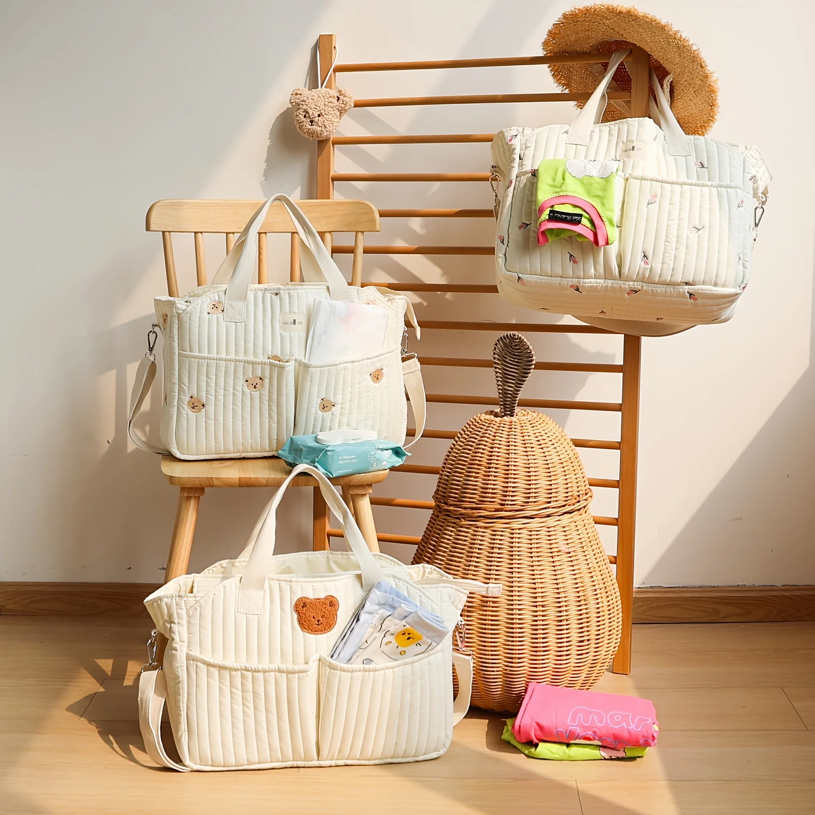 

Large Capacity Diaper Bag with Striped Design Portable Handheld Tote for Parents Multi-Functional Organizer for Diapers Toys