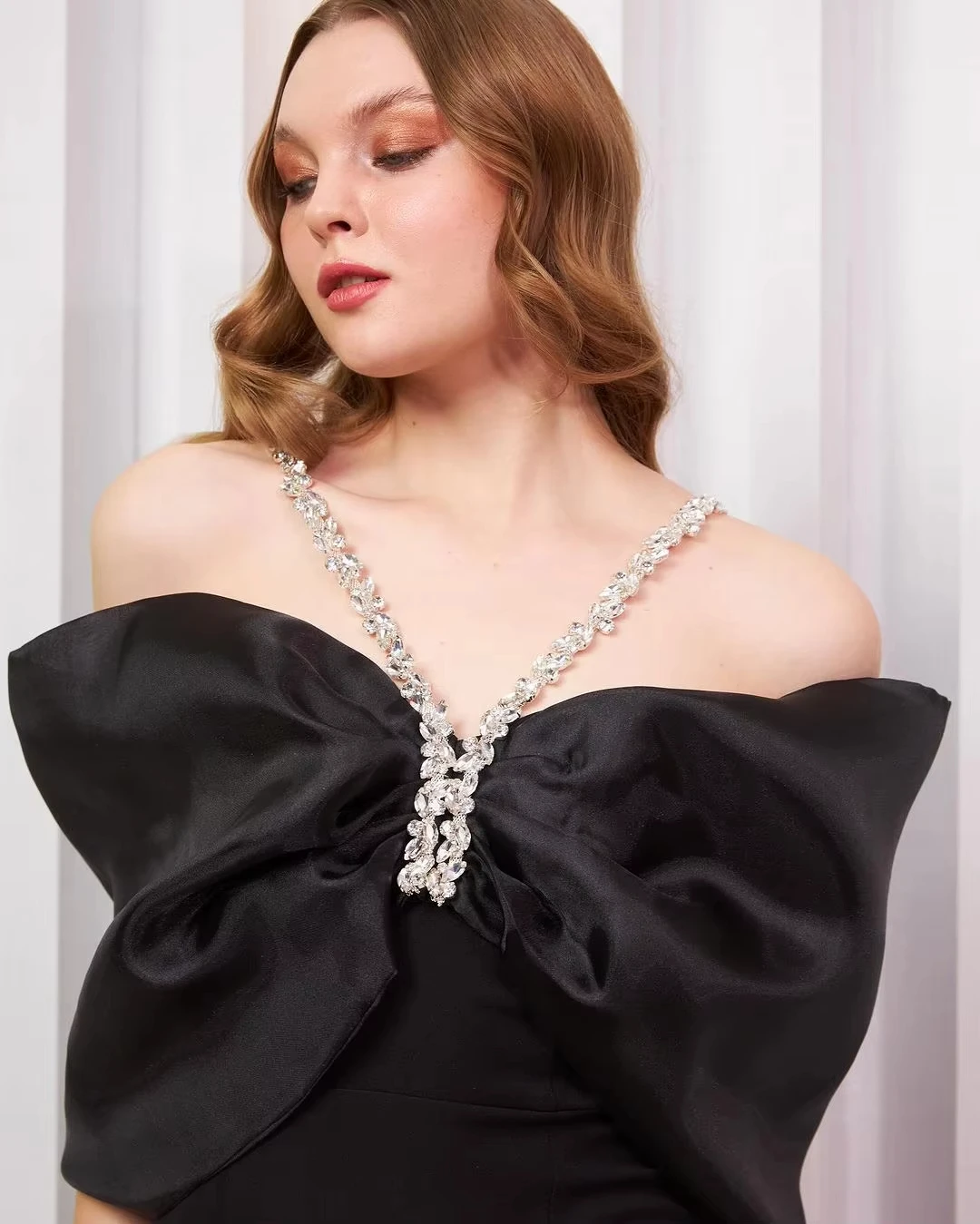 High end Heavy Industry Dress with One Collar Off Shoulder Slim fit Rhinestone Diamond Halter Party Black Dress Party Dr