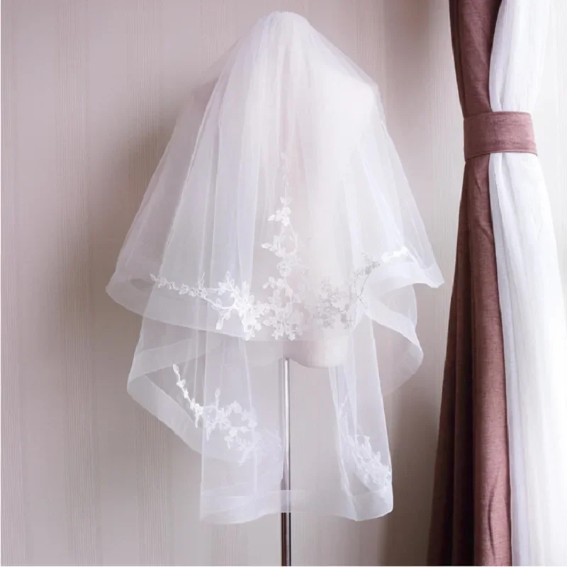 

Voile Mariage Lace Edge Short Ivory Comb Two Layers Tulle Bridal Veil Cheap Wedding Accessories