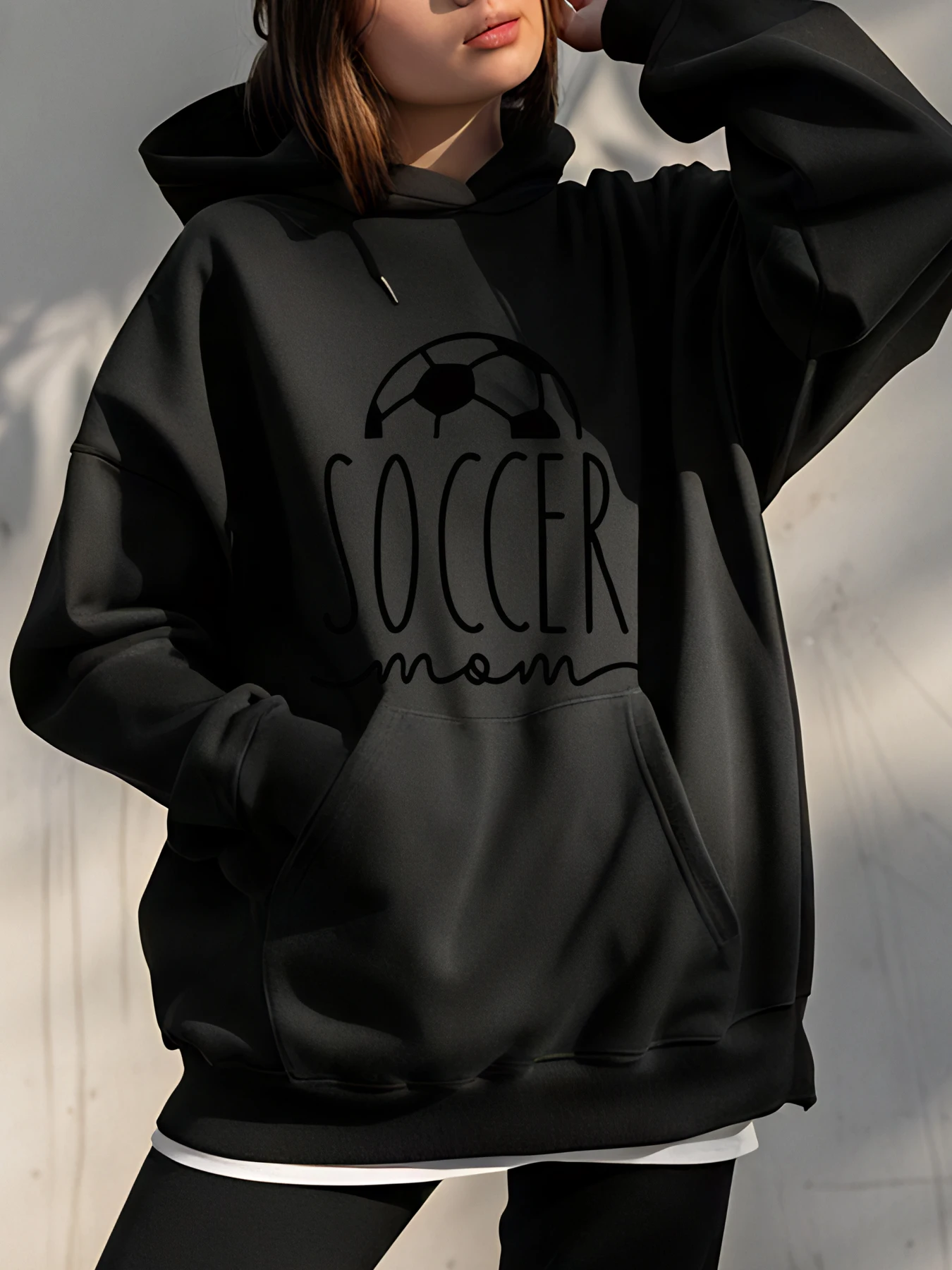 

Толстовка с капюшоном для футбольной мамы, женская повседневная толстовка с принтом футбольного мяча для любителей спорта и мам