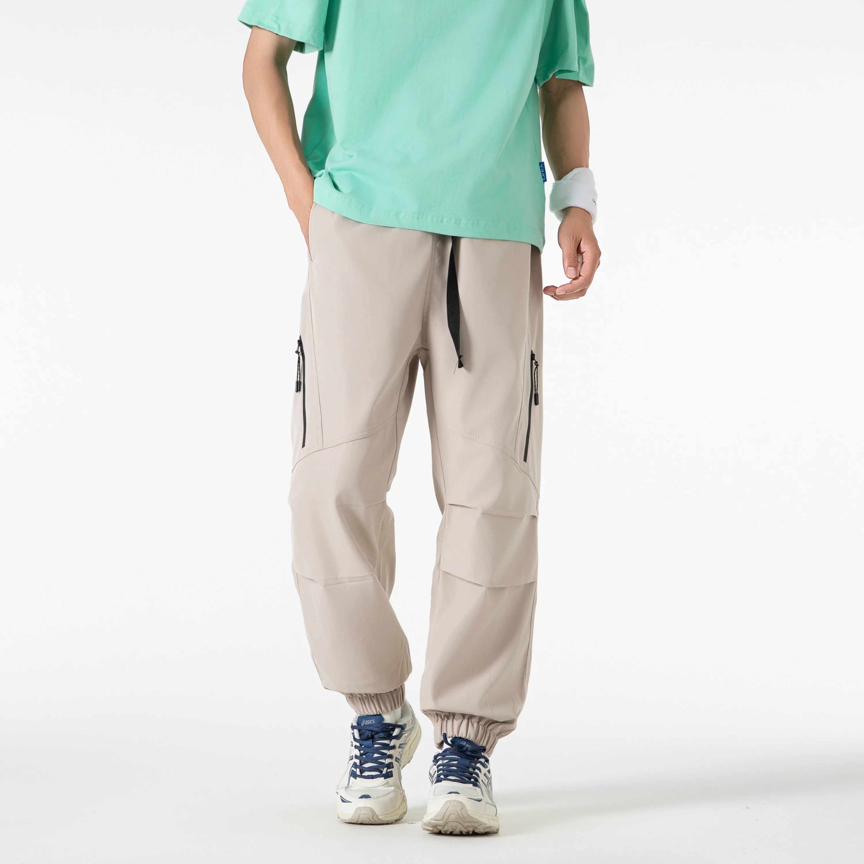 

The 2025 autumn new style of sportswear casual pants for men, high street American casual pants, outdoor casual