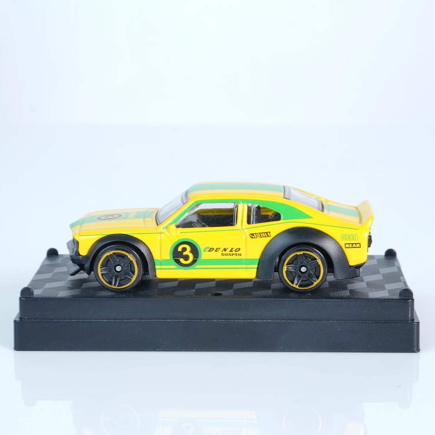 1:64 New Cool Alloy Die-Cast Racing Car Model Toy Boys' Accessories Decoration Collection Car Enthusiasts' Christmas Birthday Holiday Gift Realistic and Exquisite